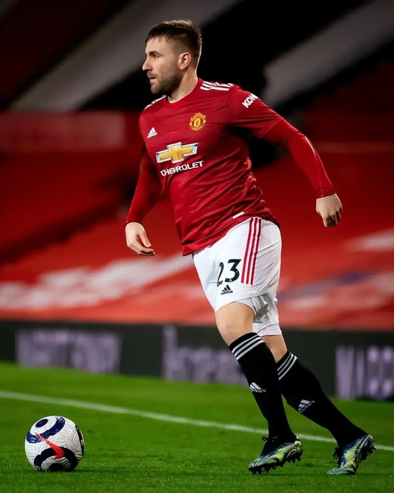 英超今夜走向成谜，深圳男篮再遭质疑，更衣室稳定，团队化学反应显著的简单介绍-开云官方网站